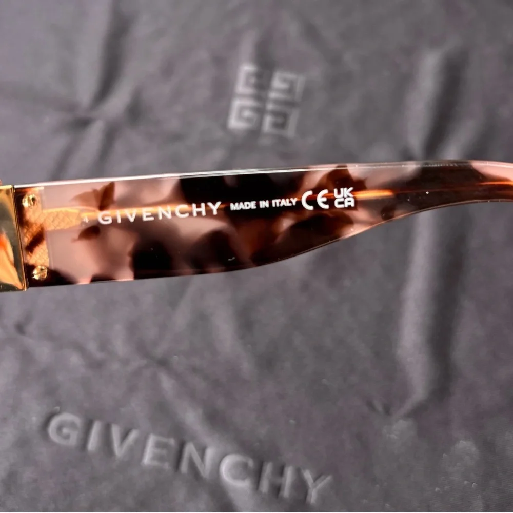 GIVENCHY GV50059 NWT Tortoiseshell Eyeglasses 52-18-135 Gold Logo Frames NEW